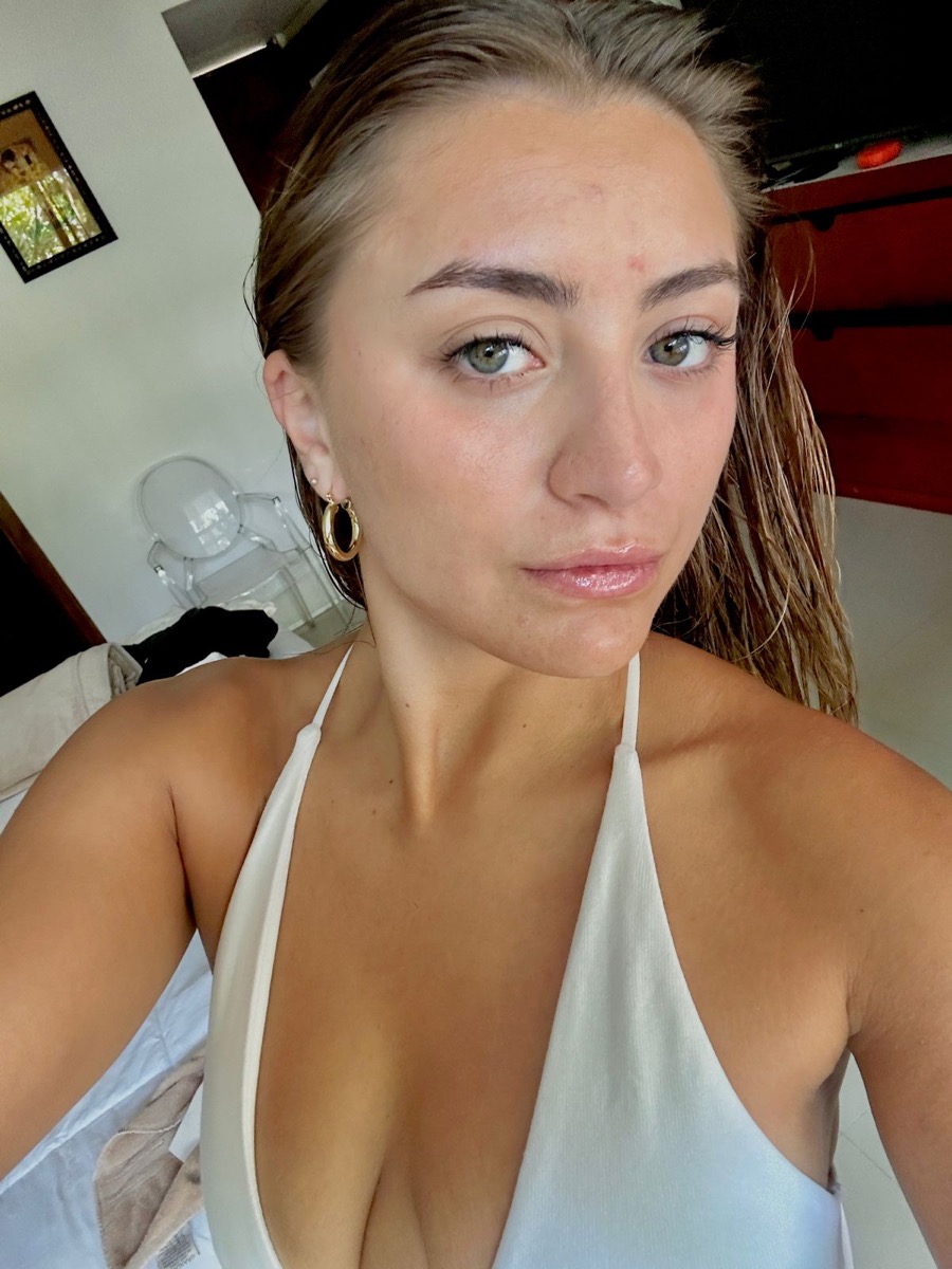 Mia Fanvue portrait